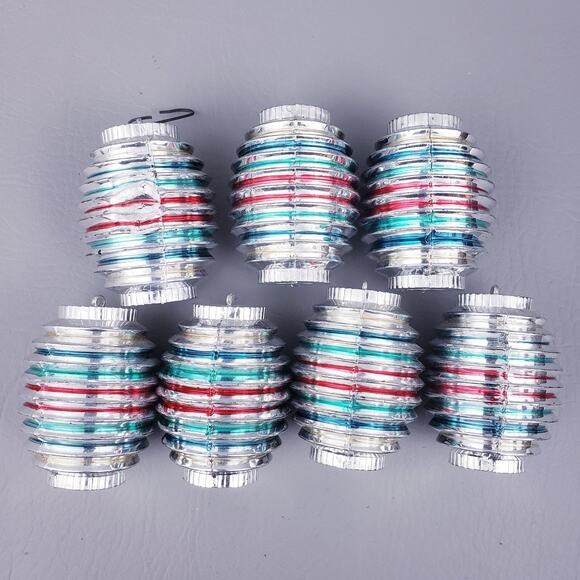 Vintage Bradford Hard Plastic Barrel Lantern Christmas Ornaments Lot of 7 - Picture 5 of 6